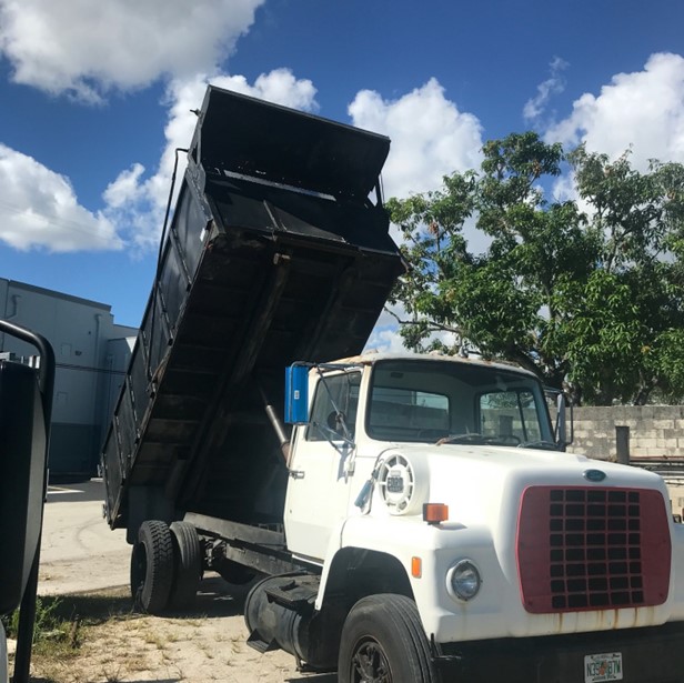 1985 Ford 9000 33,000 GVW Scissors - Dump